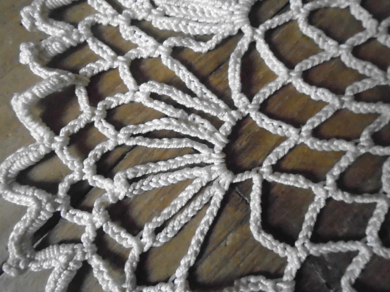 Vintage XL French Macrame Style Round Cotton Doily / Table Centrepiece ...