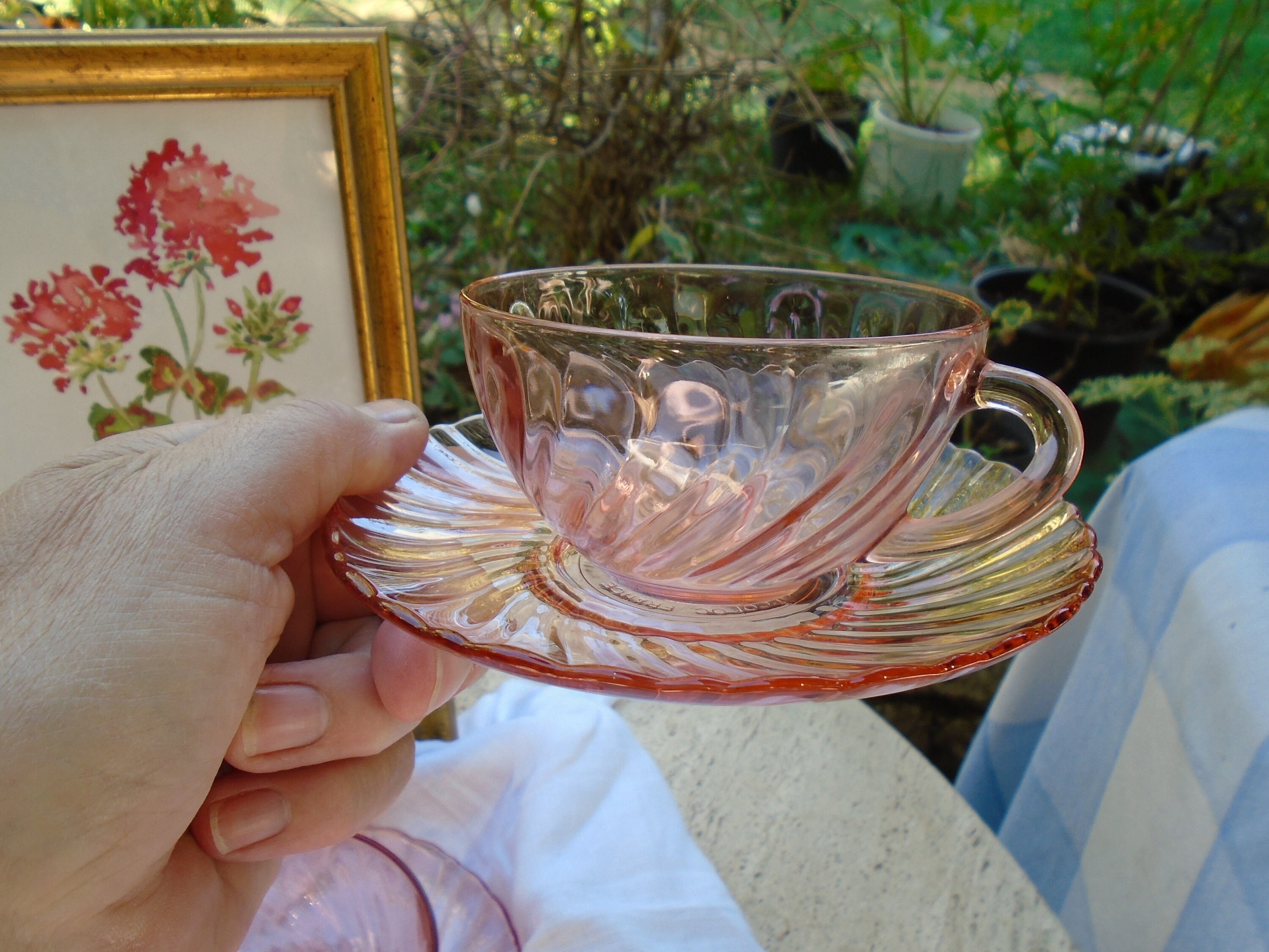 Pink Arcoroc Rosaline Swirl 4 Set Of Cup and Saucer 