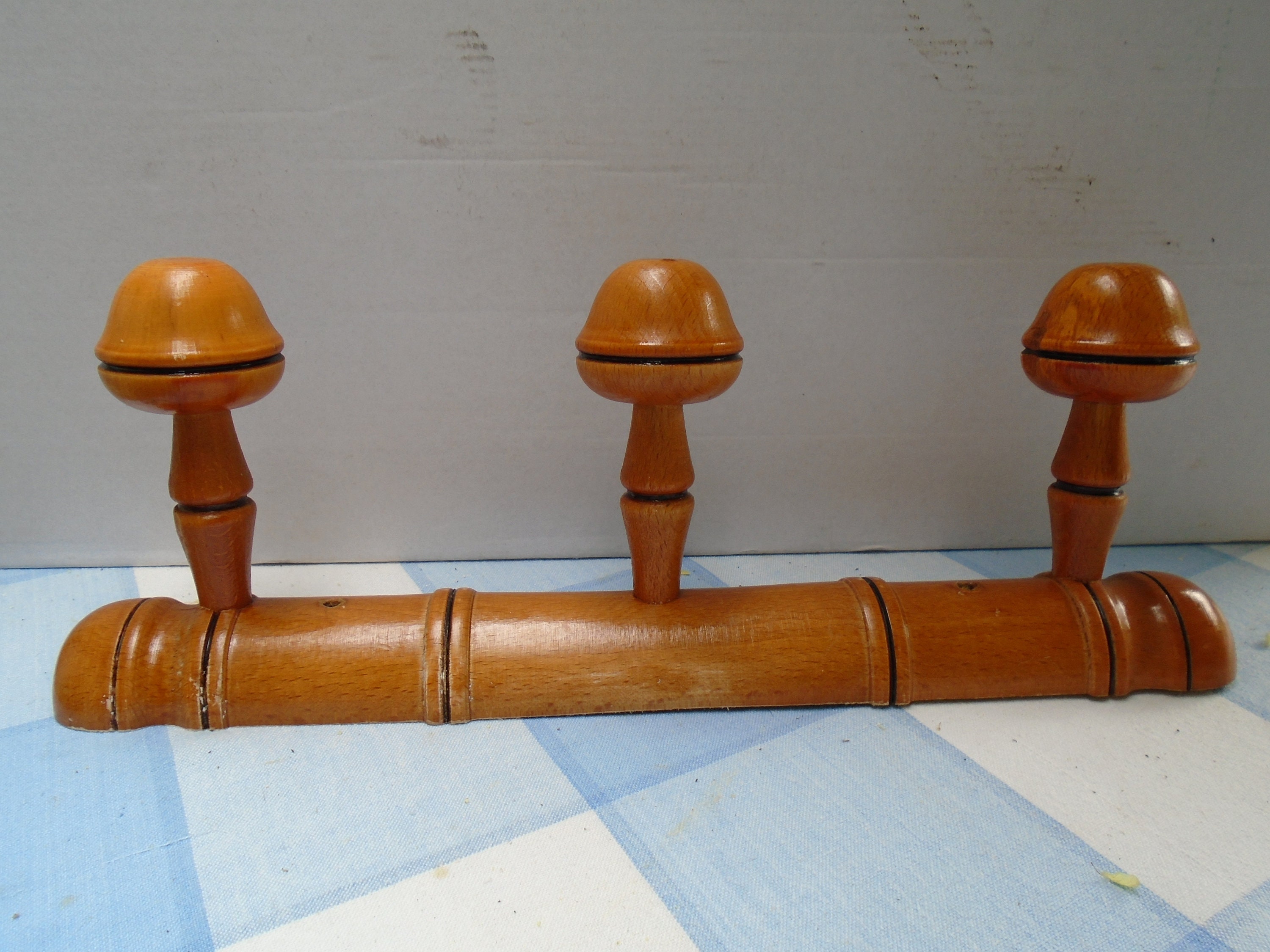 Vintage Français Faux Bamboo Rustic Coat Hook, Shabby Chic Rack, Mid Century Pegs, Hanger