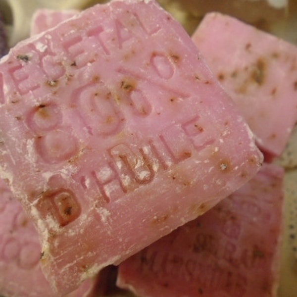 French Savon de Marseille Cube Savon 150 grammes Pétales de Rose, Fabriqué en Provence, France Végétal 80% Huile