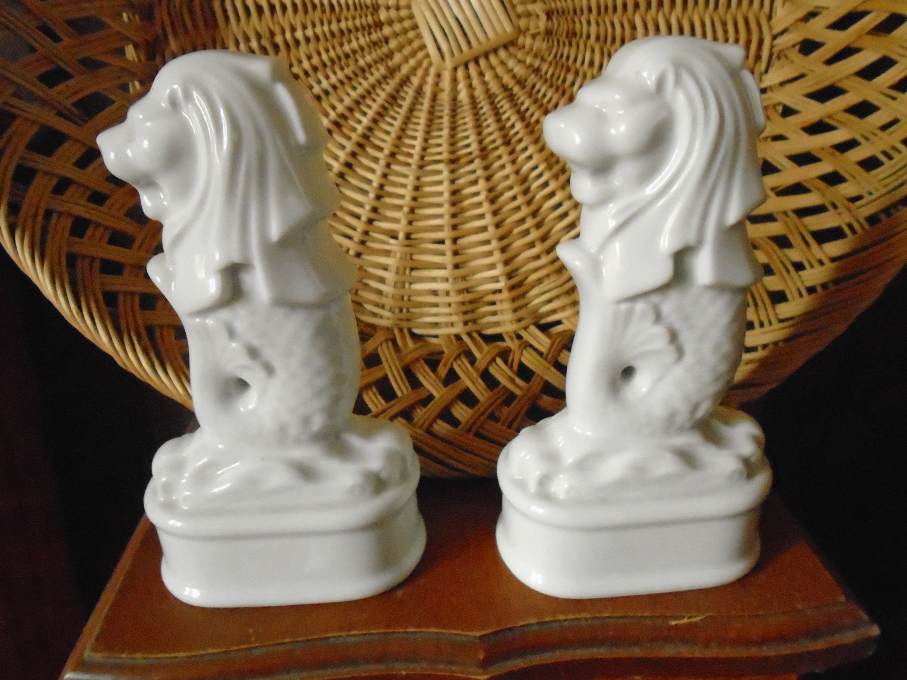 Rare Vintage Français Apilco White Lion Fish Combinaison Mer Statues, Mantle Shelf Ornaments