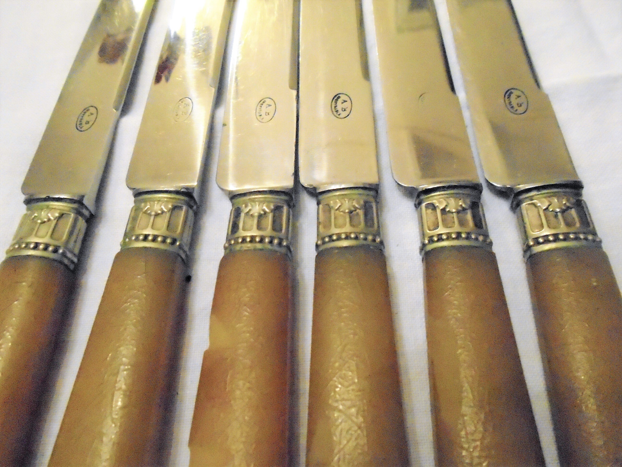 Six Couteaux de Dîner Vintage Français, Art Déco avec Poignées en Bakélite, Années 1930