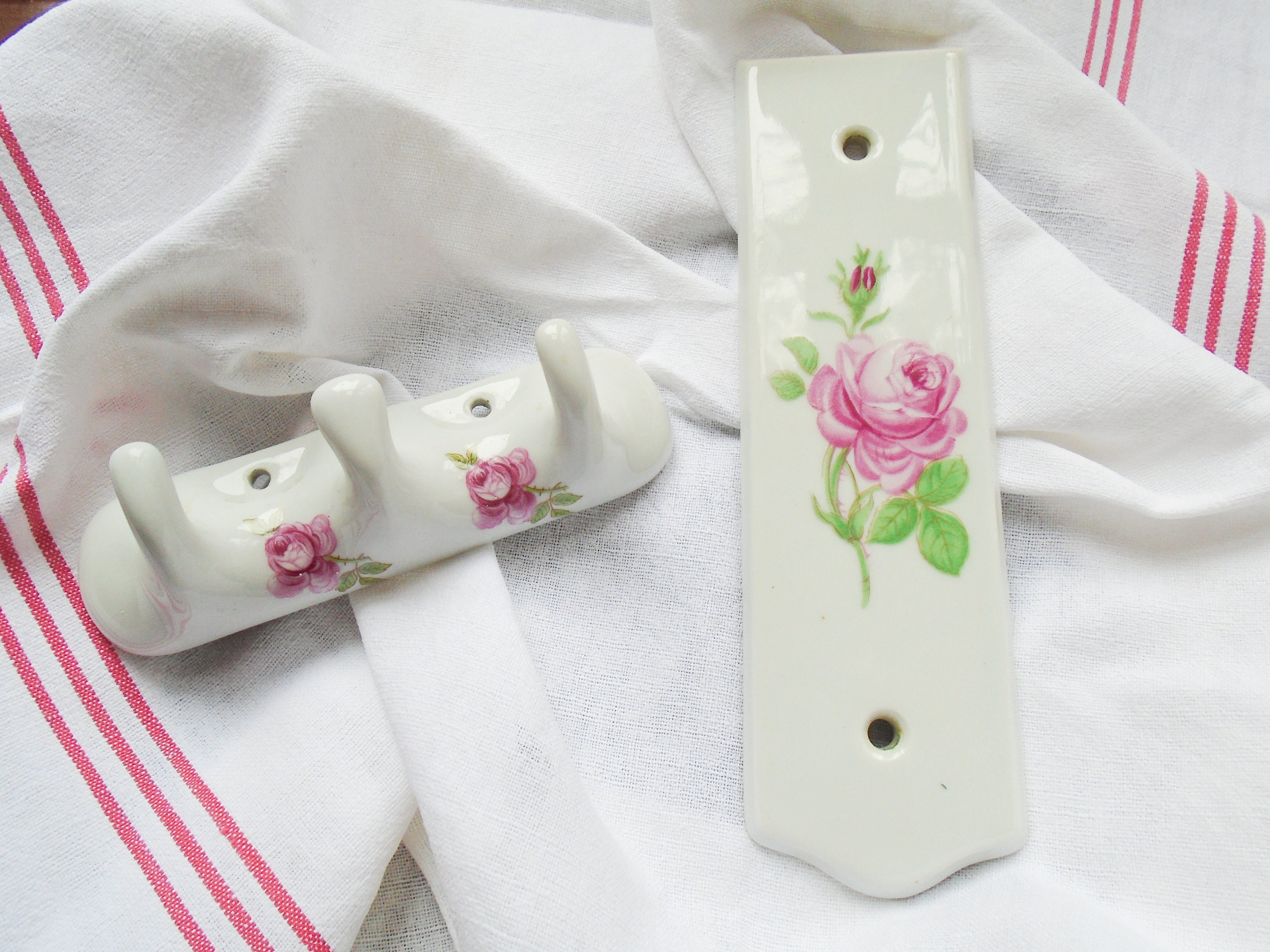 Vintage Français Porcelaine de Limoges, France, Crochets Muraux X 3 et Panneau Porte, Rose Design su