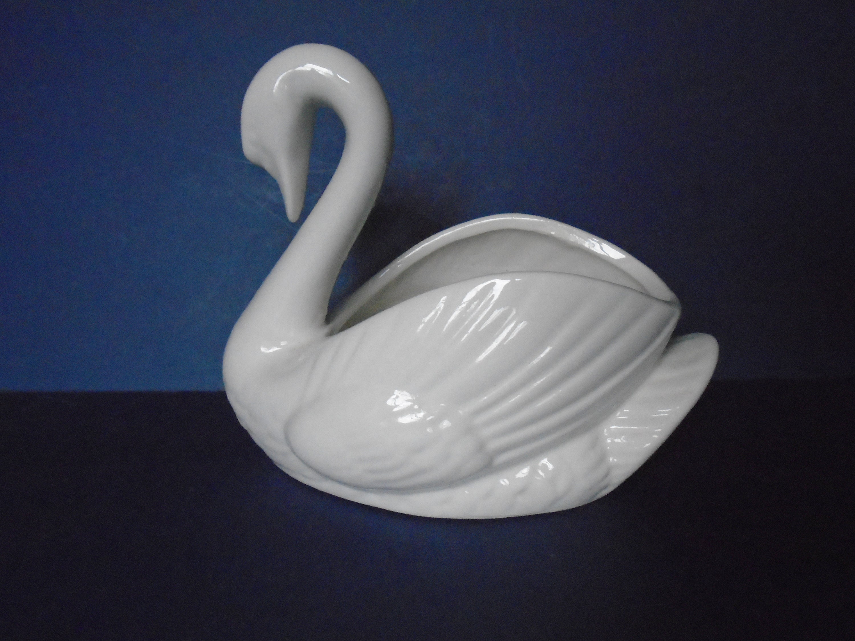 Belle Jardinière Vintage Français Cygne en Céramique Blanche, Pot de Plantes Décoratif, d'oiseau Bla