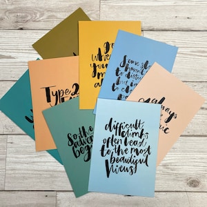 Granola Girl Decor - Mountain Lettering Mini Print Set - Mountain Quote Cartoline - Cartolina Set - Granola Girl Aesthetic