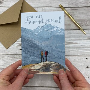 Funny Mountain Love Card - Adventure Couple Card - Mountain Card - Summit Special Hiking Love Card - Mueslimeisje - Reizende wandelkaart