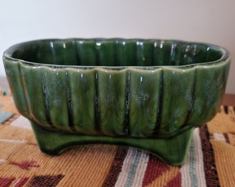 Very Cool & Vintage UPCO 376 Olive Green Scalloped Ceramic Indoor Planter/Dish, Made in U.S.A.