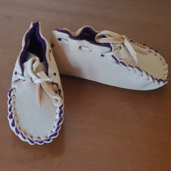 Beautifully Handmade & Vintage Toddler/Children's Off White/Cream Colored Leather with Royal Purple Felt Lining Moccasins/Booties/Footwear