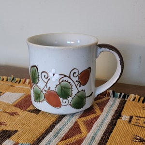 Very Sweet & Vintage WILD STRAWBERRY Stoneware Coffee/Tea/Cocoa Mug/Cup