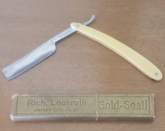 Antique and Sharp Wm Elliot & Co. 9" Straight Razor 21 with Original Box from Rich. Leukroth Jersey City, NJ, Made in Germany
