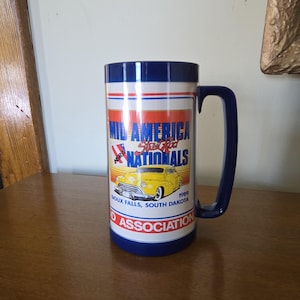 Very Cool & Vintage 1989 Mid America Street Rod Nationals (NSRA) from Sioux Falls, SD Thermo-Serv Insulated Plastic Mug/Cup, Made in U.S.A.
