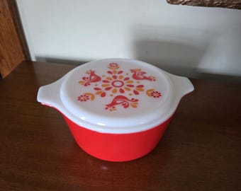 Super Cool & Vintage PYREX FRIENDSHIP/Pennsylvania Dutch Milk Glass Casserole Dish with Original Lid, Made in U.S.A.