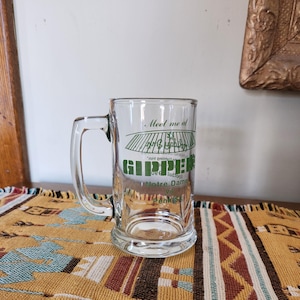 Very Rare, Retro & Vintage 1990 Meet Me At GIPPERS HOLIDAY INN &quot;Inn of The Fighting Irish&quot; Notre Dame vs. Penn State Football Glass Mug/Cup
