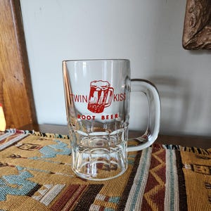 Very Cool & Vintage TWIN KISS Root Beer Drive-In Restaurant Glass Mug