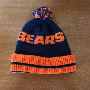 Super Cool & Vintage CHICAGO BEARS Beanie/Winter Cap with Pom