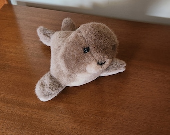 Very Cool and Vintage 1984 R. DAKIN & Co. Gray/Harbor SEAL Plush/Doll, Product of Korea