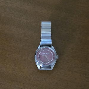 Very on Time & Vintage SEIKO ANTISHOCK 2000 WRISTWATCH with Clear Gemstones and Metal Stretch/Expansion Band