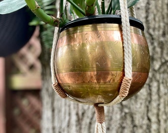 Macrame Plant Hanger / Modern Minimalist Hanger / Eco Gift / Boho Plant Holder / Cotton Macrame