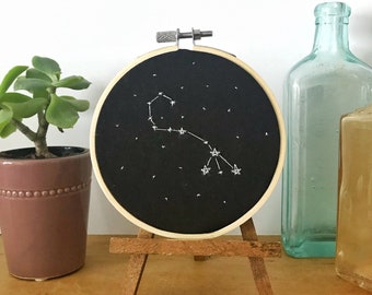 Art de cerceau de broderie | Scorpion | Signes du zodiaque | Constellations | Étoiles