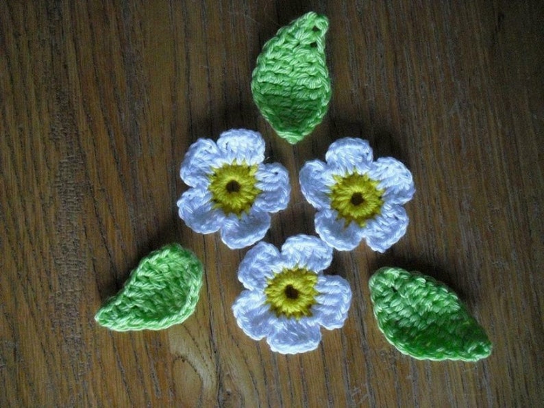 24 pieces crochet flowers daisies 1.38 inches or 3.5 cm image 5