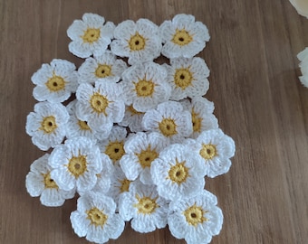 24 Crochet Daisies - 1.38" or 3.5cm