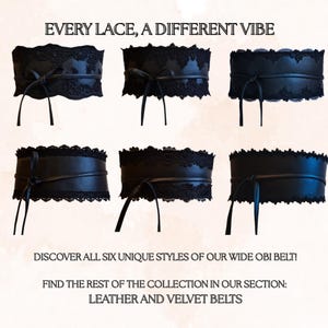 K&ouml;nnte beinhalten: Sechs breite schwarze Obi-G&uuml;rtel mit verschiedenen Spitzenbesatzmustern und d&uuml;nnen Bindeb&auml;ndern. Der Text lautet: EVERY LACE, A DIFFERENT VIBE. DISCOVER ALL SIX UNIQUE STYLES OF OUR WIDE OBI BELT! FIND THE REST OF THE COLLECTION IN OUR SECTION: LEATHER AND VELVET BELTS.