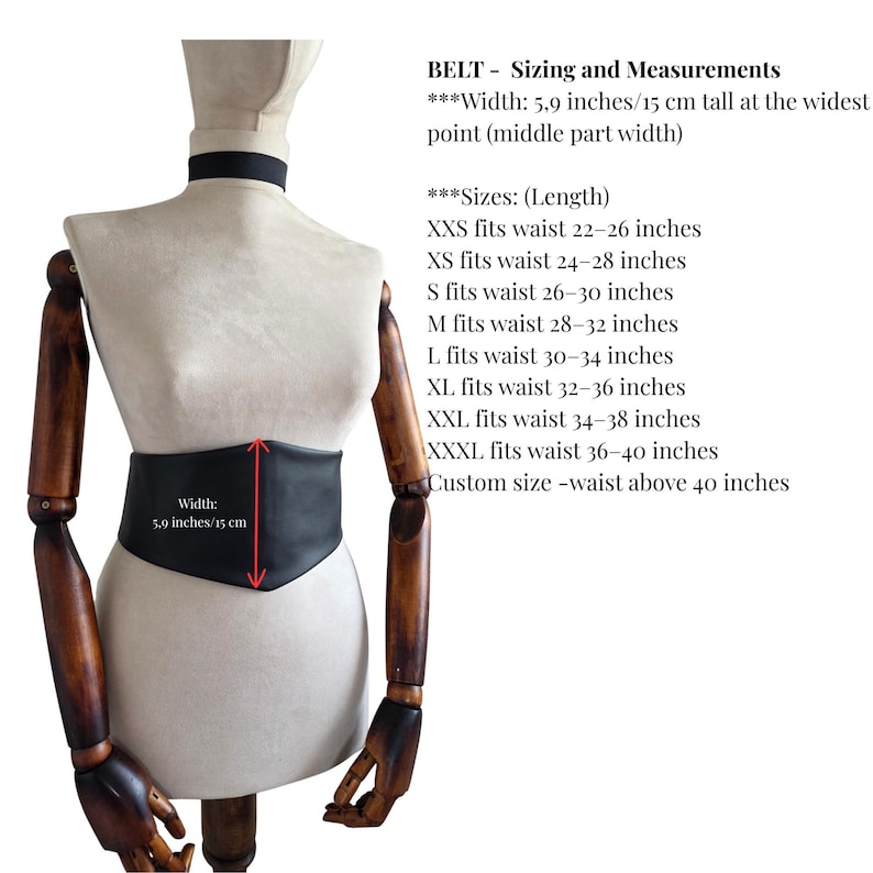 K&ouml;nnte beinhalten: Ein breiter schwarzer G&uuml;rtel an einer Schaufensterpuppe mit einer Breite von 15 cm. Der Text listet Gr&ouml;&szlig;en von XXS bis XXXL auf, die Taillenumf&auml;nge von 22 bis 40 Zoll abdecken, sowie Optionen f&uuml;r Sondergr&ouml;&szlig;en &uuml;ber 40 Zoll f&uuml;r dieses Accessoire.