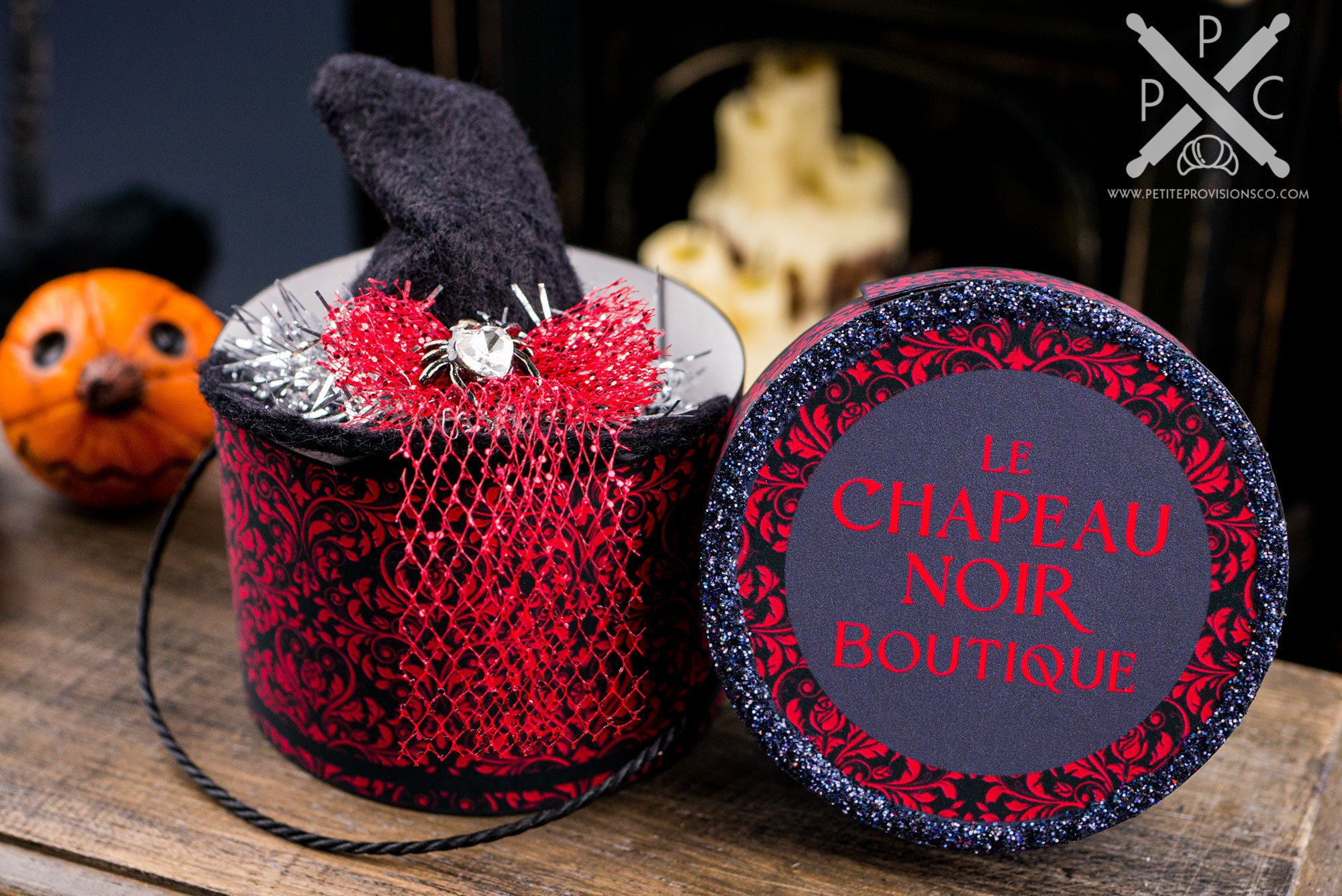 Dollhouse Miniature Le Chapeau Noir Boutique Spider Witch Hat and
