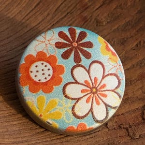 Retro Flower 18MM Enamel Snap Button  &lt;&lt;fits 20MM Snap Jewelry, Sold Separately&gt;&gt;