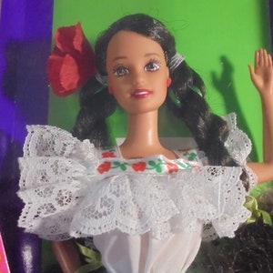 Mexico Barbie Dolls of the World Collector Edition Vintage 1995 Christmas Gift NBRFB 14449 China