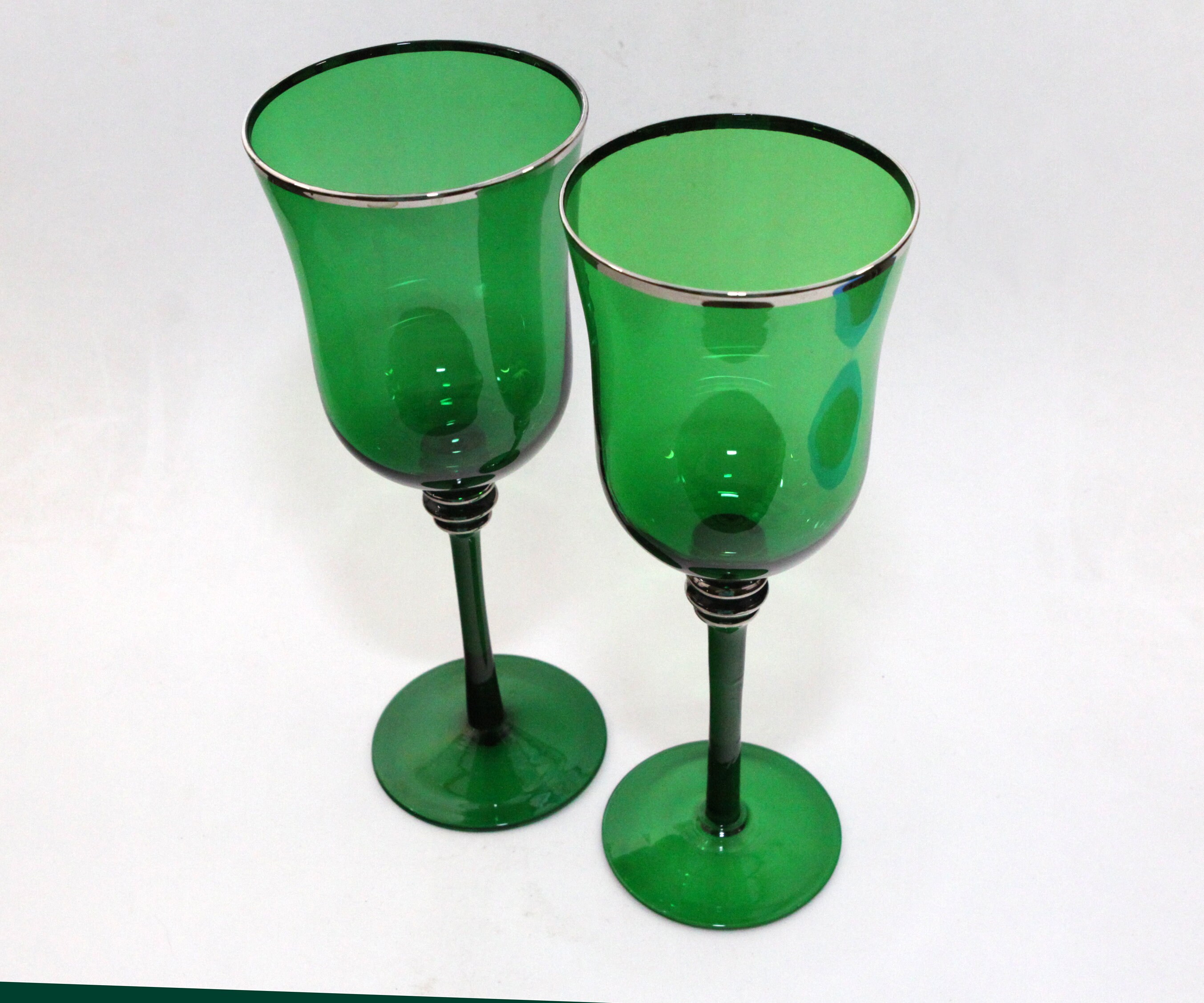 Set of 2 Bombay Tall Wine Glasses 12 oz Silver Accents 9.5 Tall Green/Red