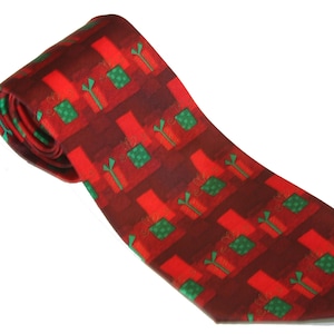 Hallmark Necktie 100% Silk Holiday Traditions Gifts Red Green Christmas 58&quot; x 3.75&quot; with Tags