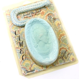 Justine Marie Creations Cameo Classics Soap On A Rope NOS Sealed Package 3.5 Oz.