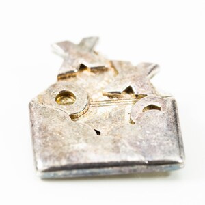 Vintage tarnished silver XOXOXO valentines day letter pin brooch | Silver toned brooch | Heavy weight