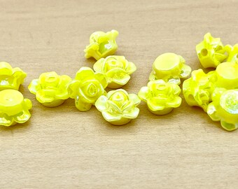 26 count 12mm light yellow iridescent aurora borealis opaque vintage plastic rose flower daisy shaped beads bead destash lot