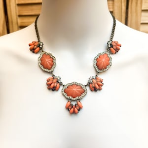 Vintage 18 to 21 inch antique brass toned orange salmon chain necklace choker bib necklace statement retro costume jewelry floral