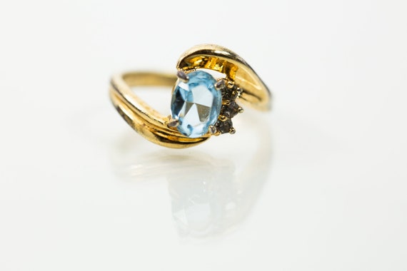 Size 7 18kt Gold plated Estate blue glass stone G… - image 1