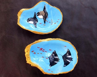 Art oyster, painted oyster shells, catchall dish, key dish, unique paperweight, mola mola, manta,mobula,sunfish,dive gift, eco friendly gift