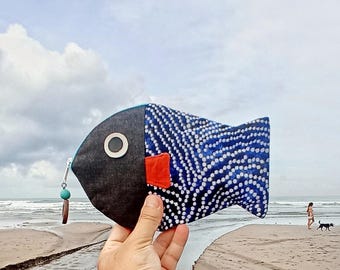Vishandtas, zakje van gerecycled linnen en batik, scuba-cadeaus