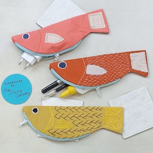 Porte-monnaie en lin, trousse brodée, porte-monnaie batik, portefeuille amusant, arwana, aronawa, sashiko, pochette pour chargeur, cadeau fruits de mer, cadeau gourmand, cadeau plongée