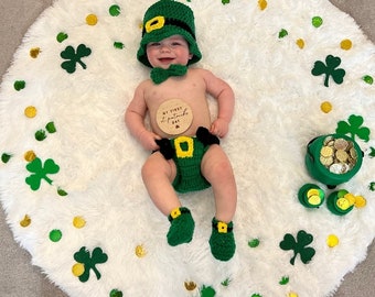 Baby Leprechaun Top Hat, Lucky One St Patrick's Day Hat Bow Tie, Leprechaun Shamrock Baby Photo Prop Gift Hat, Irish Patricks Day Beanie