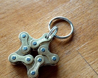 Upcycled Bicycle Chain Star Keychain – Eco-Friendly Gift