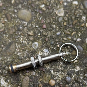 Valve Fidget/keyring - Screw and Unscrew Toy