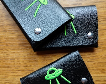 Vegan minimalist wallet with UFO embroidery