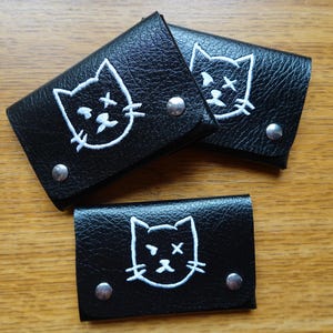 Portefeuille vegan minimaliste broderie visage de chat badass