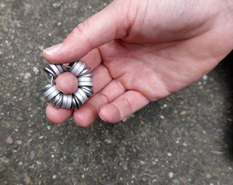 Anti-stress fidget ring with thick washers