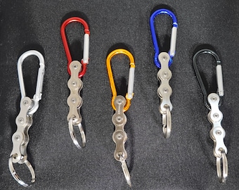 Upcycled Bicycle Chain Keychain with Colorful Carabiner – Eco-Friendly Bike Gift