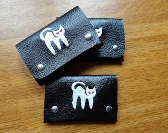 Minimalist vegan wallet with Laser-eyed cat pattern