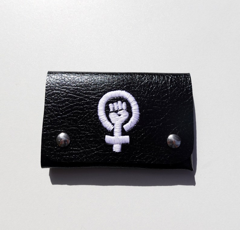 Portefeuille vegan minimaliste broderie logo féminisme image 1