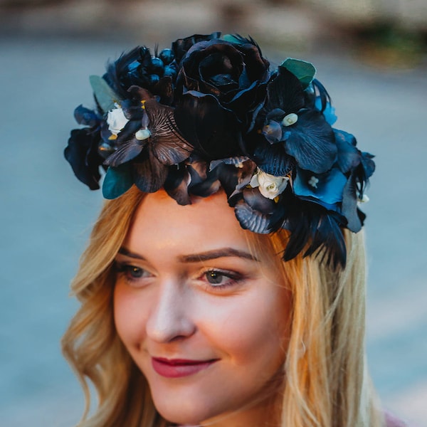 Couronne de fleur noire Bandeau de fleur noire Couronne de fleur rose Livraison gratuite Cadeau de moins de 25 ans Couronne Frida Couronne gothique Couronne de fleurs LaCrwon